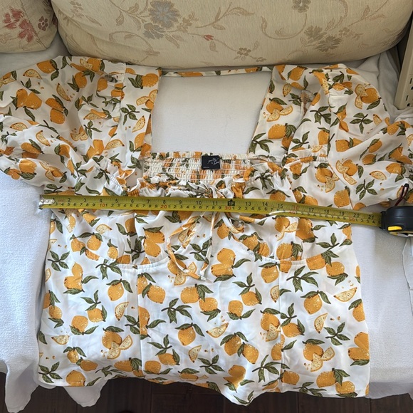 Lemon yellow crop top shirt - Picture 2 of 5